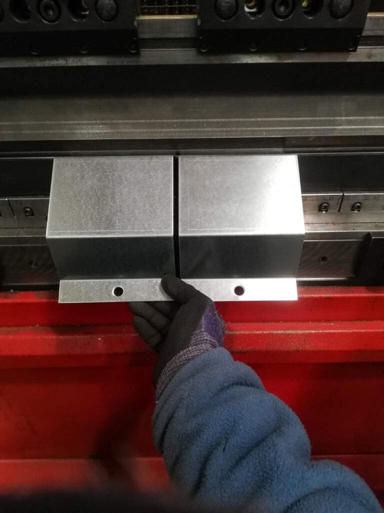 CORTE Y PLEGADO DE CHAPA EN GALAPAGAR